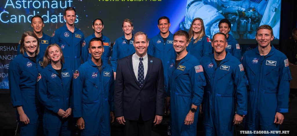 Nasa เลือกนักบินอวกาศสำหรับภารกิจดวงจันทร์ใหม่ Nasa ได้ประกาศนักบินอวกาศ 18 คนที่จะเดินทางไปดวงจันทร์ภายใต้โครงการ Artemis